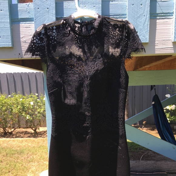 Black lace dress - Picture 4 of 4